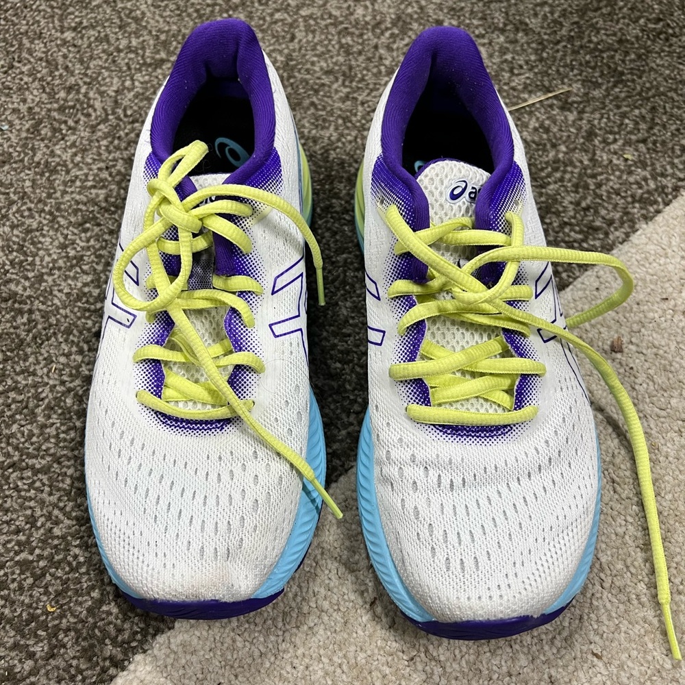 Never worn womens ASICS